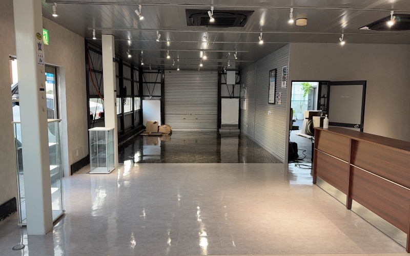 SHOWROOM05